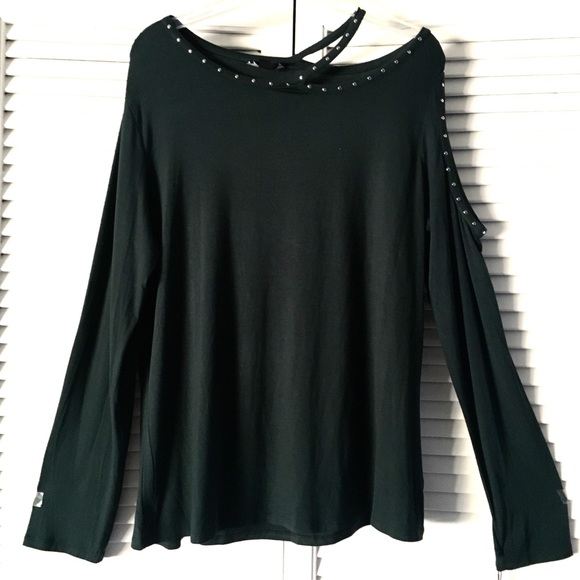 LAST ONE! Rock & Republic Cut Out Asymmetrical TOP - Picture 3 of 8